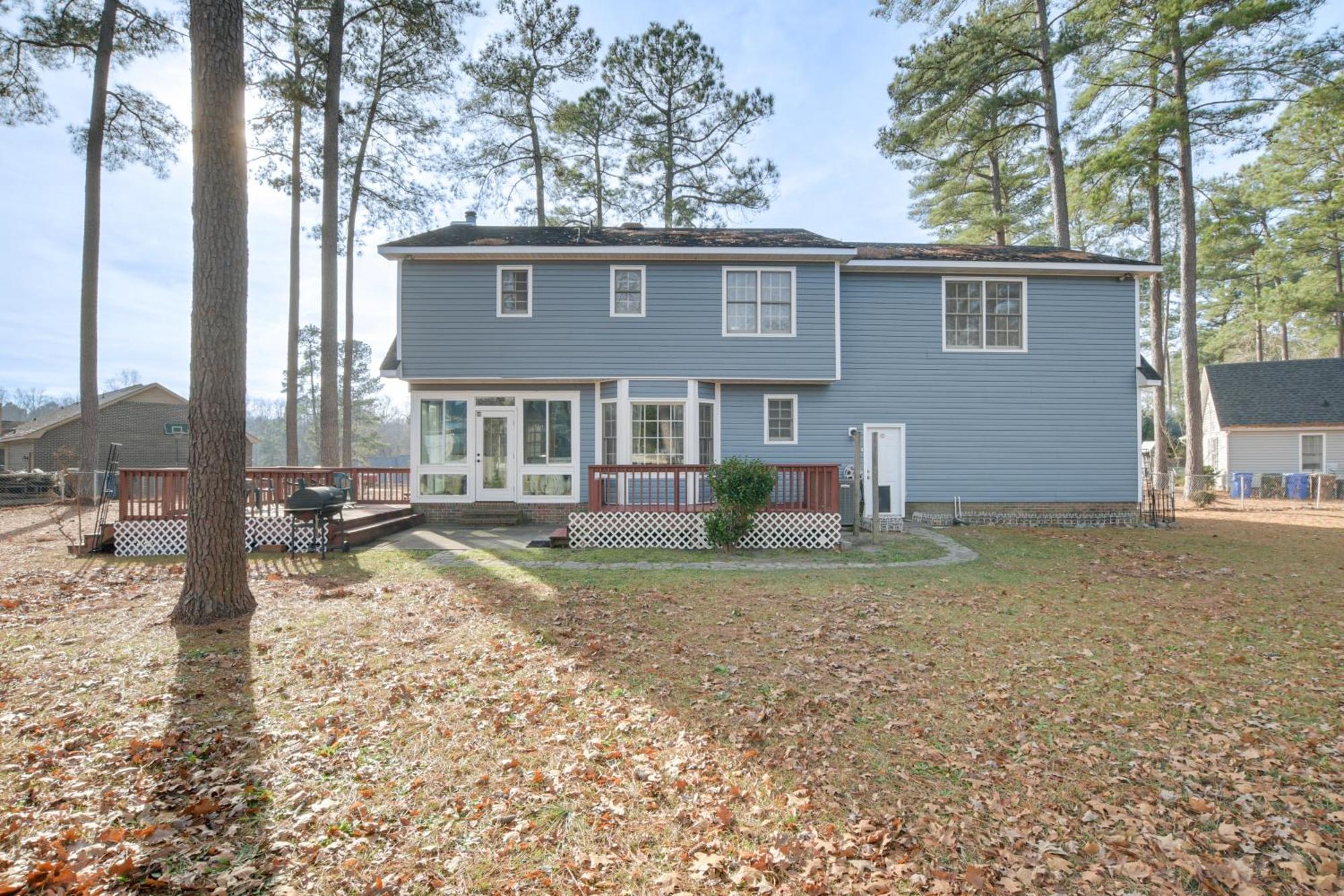 Lovely Fayetteville Home Deck And Fireplace! Экстерьер фото